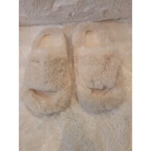 Women's Fluffy Fuzzy House Slippers Beige 9.5